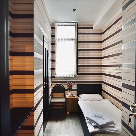 Uno Apart Hotel Kiev Extérieur photo