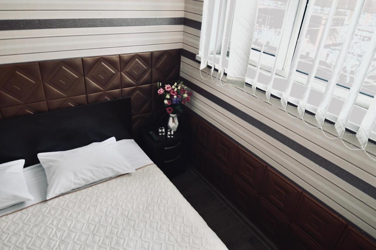 Uno Apart Hotel Kiev Extérieur photo