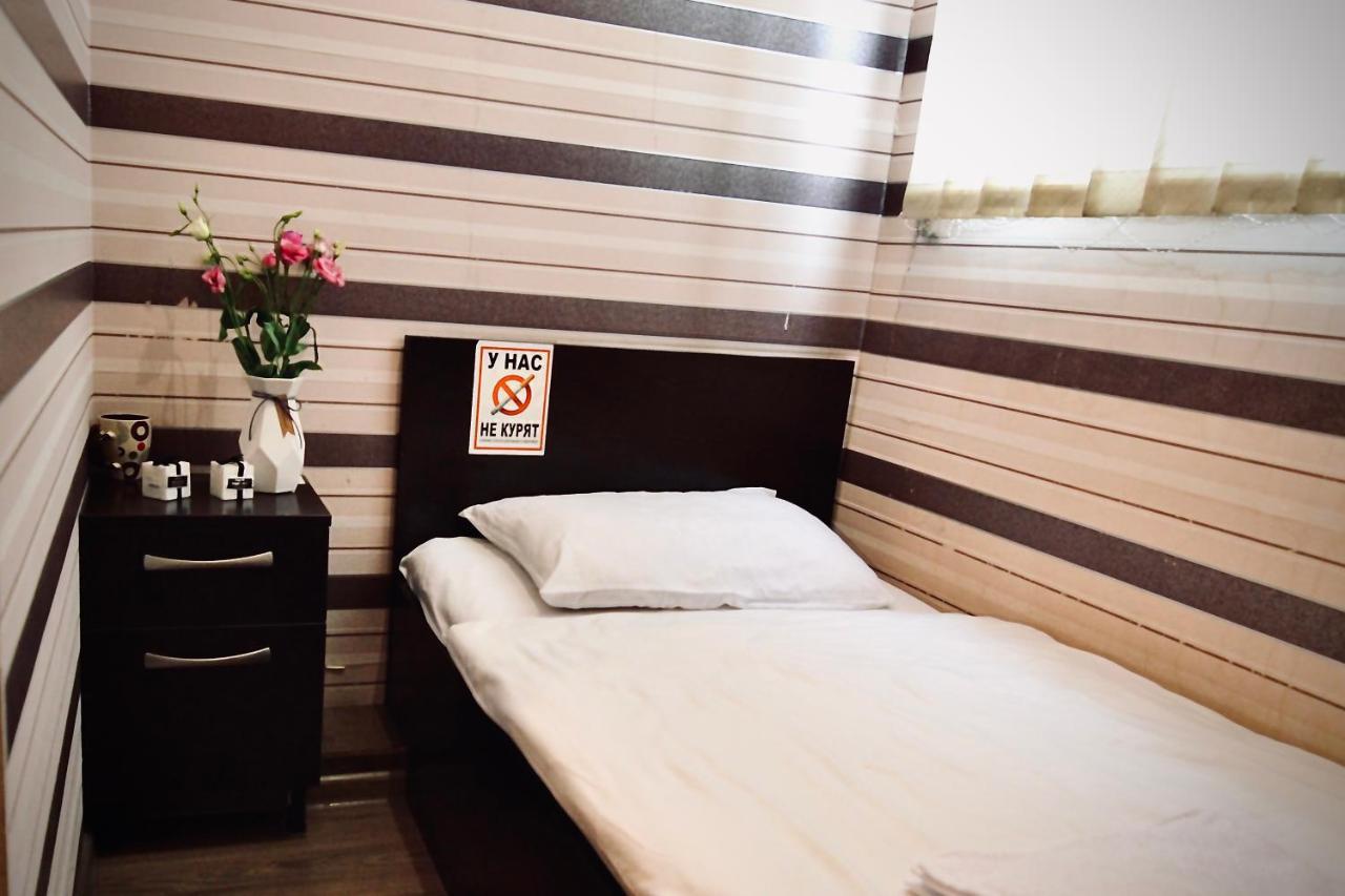 Uno Apart Hotel Kiev Extérieur photo