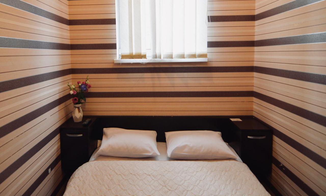 Uno Apart Hotel Kiev Extérieur photo